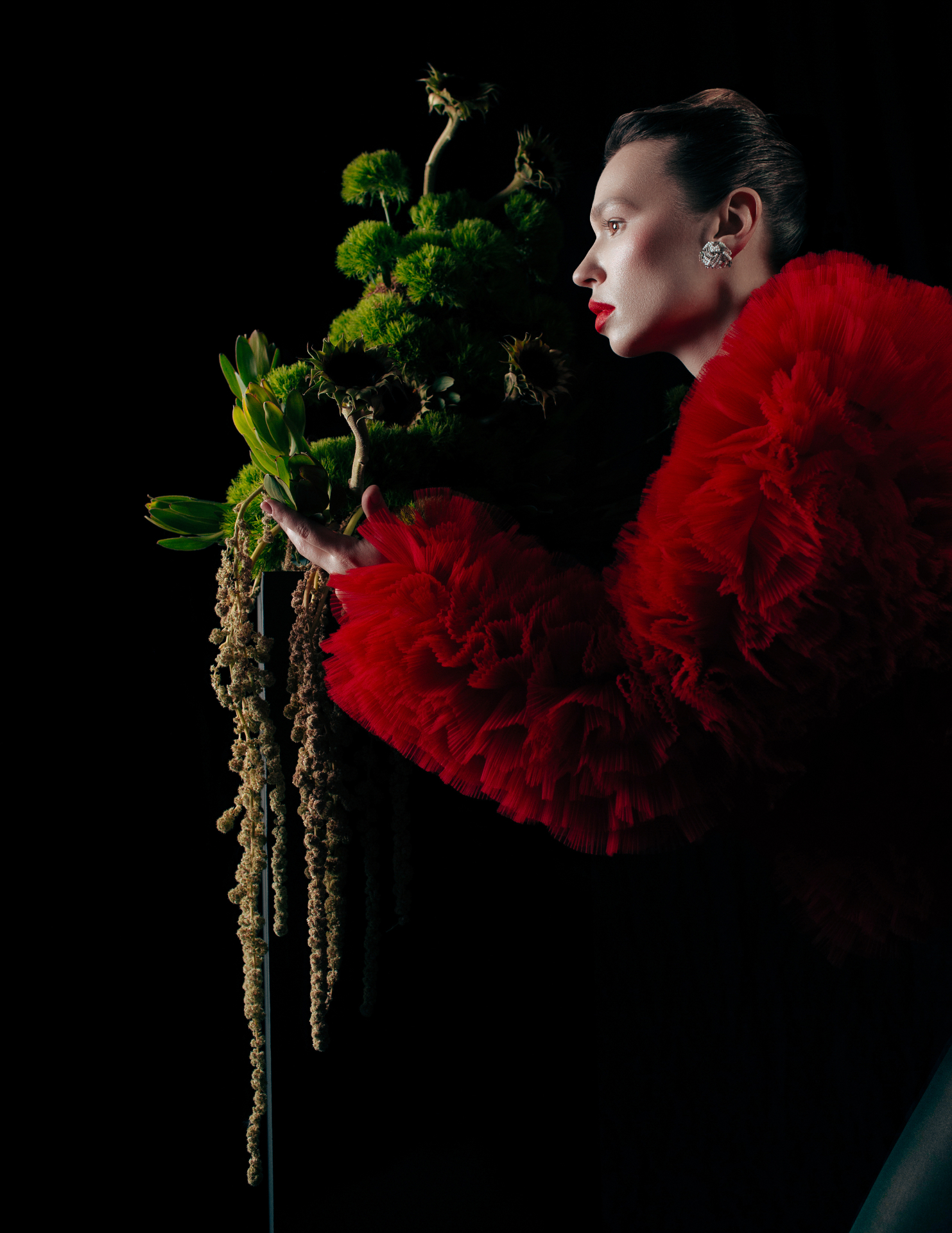 Editorial portrait with floral couture for Xenabotanica